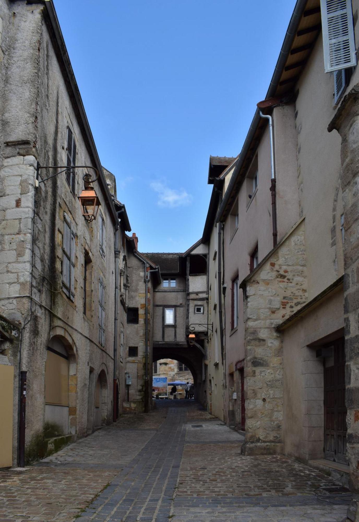 Le Renaissance - Home Homy Montlucon Luaran gambar